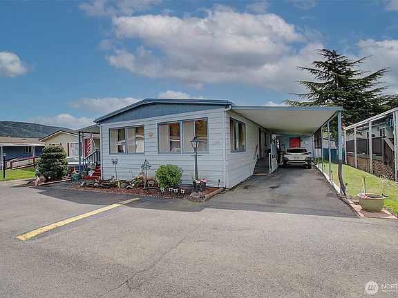 3rd image of 2424 Nightingale Lane