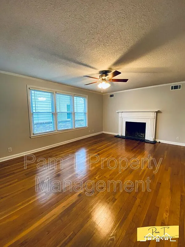 3 bed, 2.0 bath, 1471 sqft, $2,750 — Photo 2