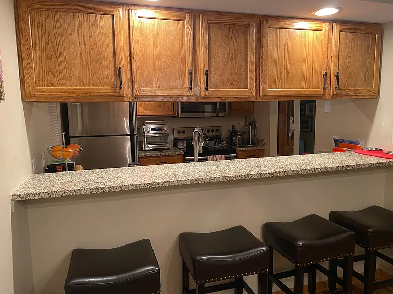 2217 Lincoln Ave — Photo 2