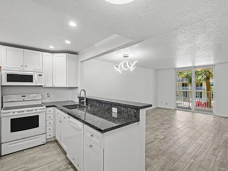 2929 S Ocean Blvd #2120 — Photo 2