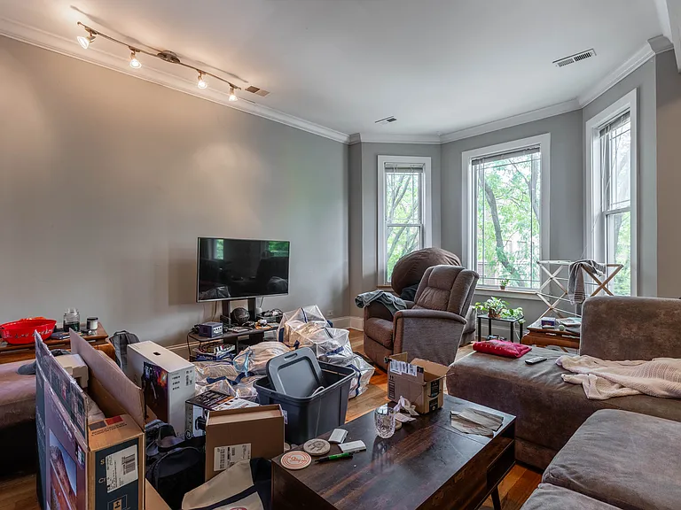 1314 W Roscoe St #1 — Photo 3