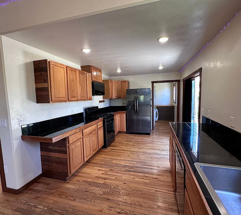 1st image of 1776 Lime Ave