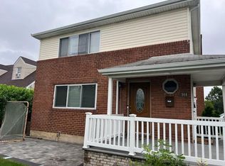 144 Roslyn Rd, Mineola, NY 11501