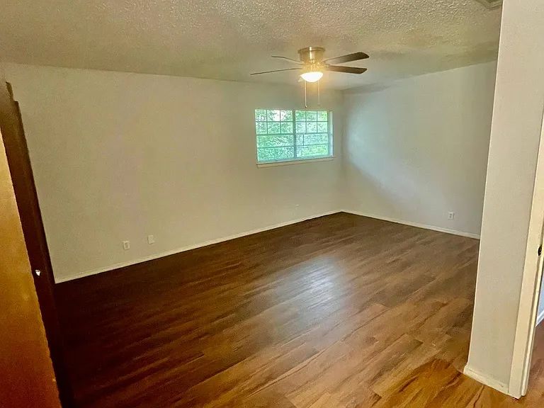 8104 Sonnet Ave — Photo 13