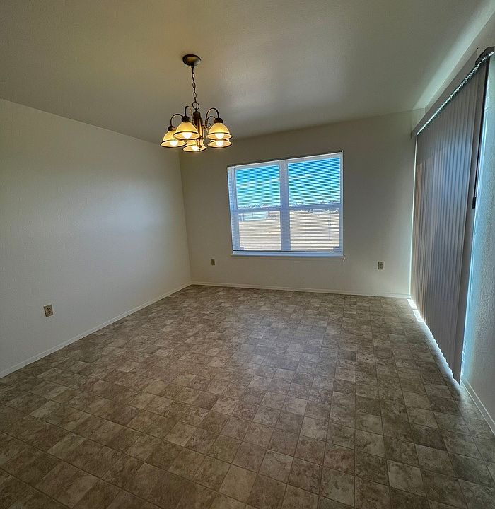 1st image of 1387 Dakota Dr
