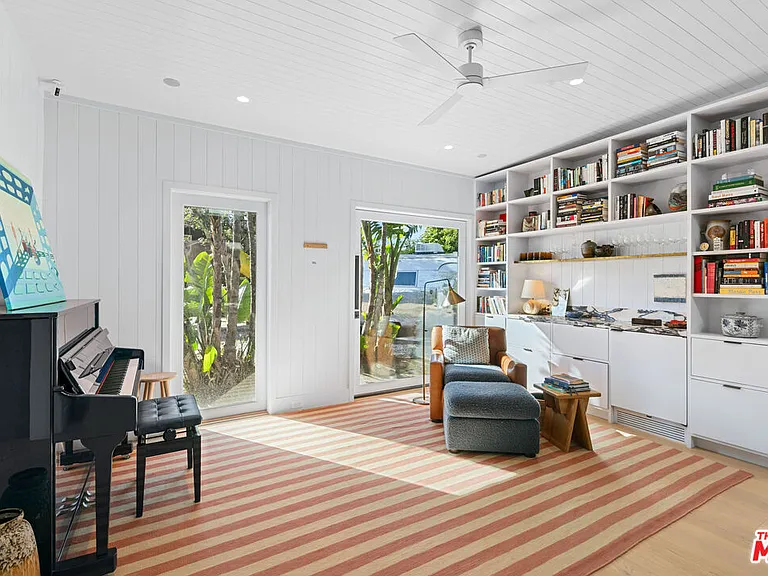 7038 Dume Dr — Photo 24