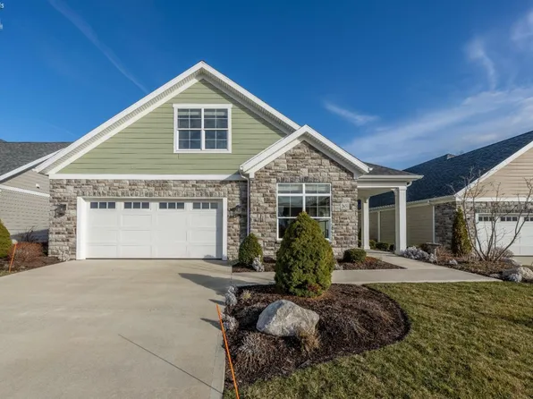 2651 Chateau Dr, Port Clinton, OH 43452