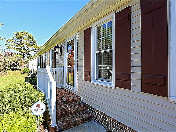 5th image of 419 Carpenter Dr