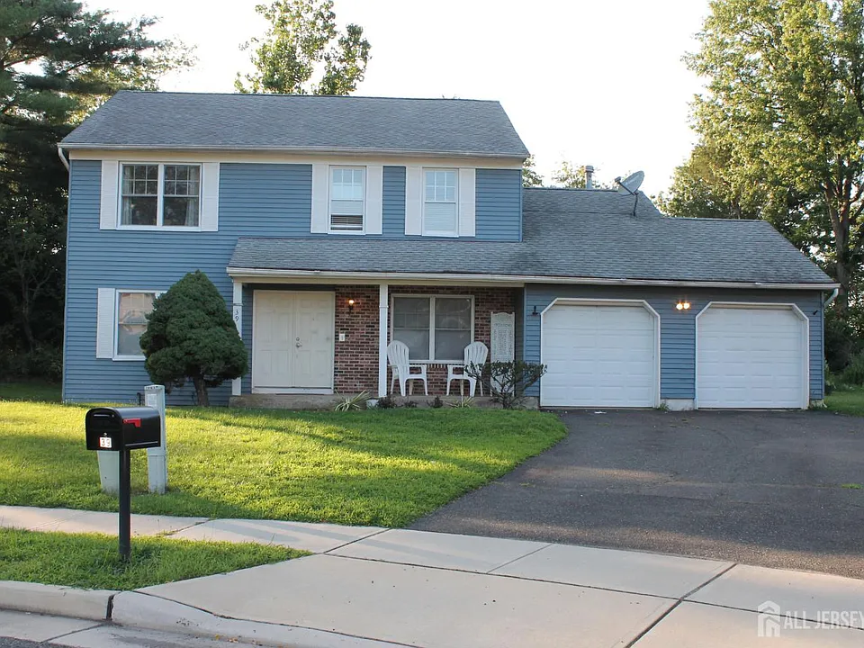 39 Independence Ct