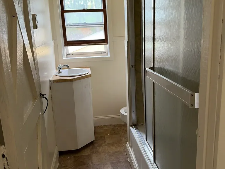 306 Hall Ave #1 — Photo 16
