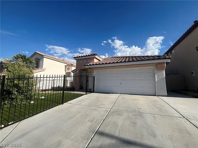 7925 Fall Harvest Dr — Photo 1
