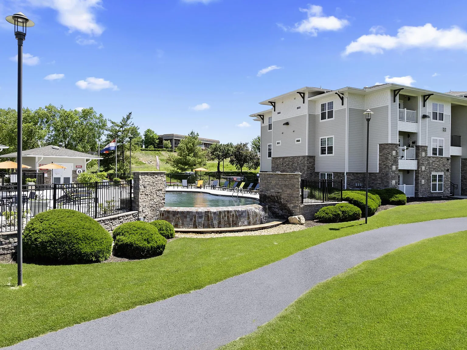 The Fairways Apartment Homes — Photo 3