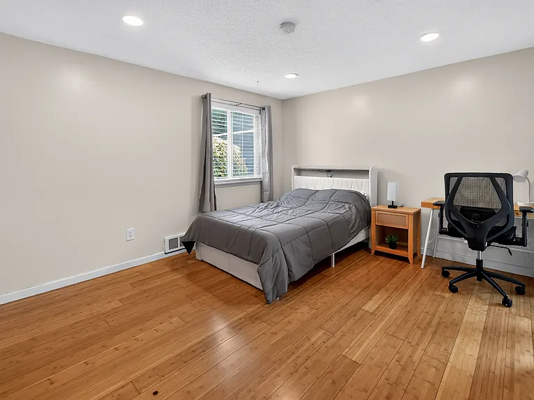 14120 NE 7th Pl #3 — Photo 9