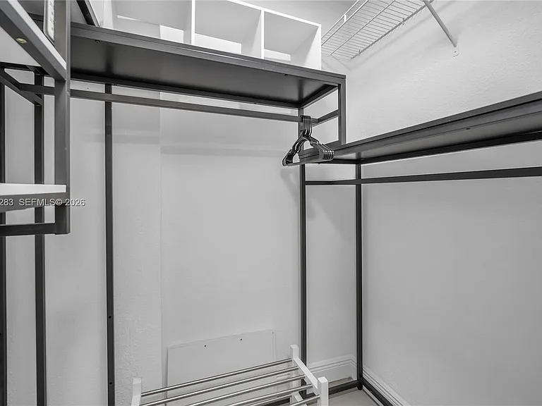500 NE 29th St #905 — Photo 16