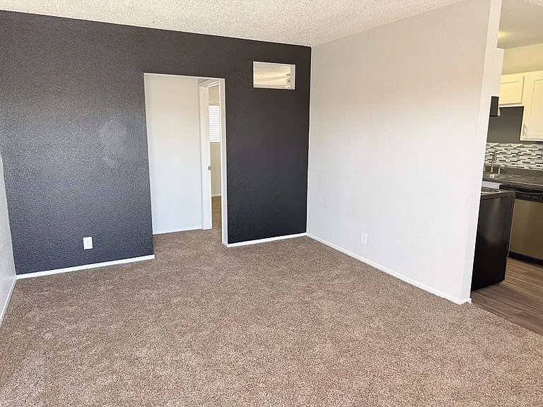 Fifteen 50 Apartments — Photo 28