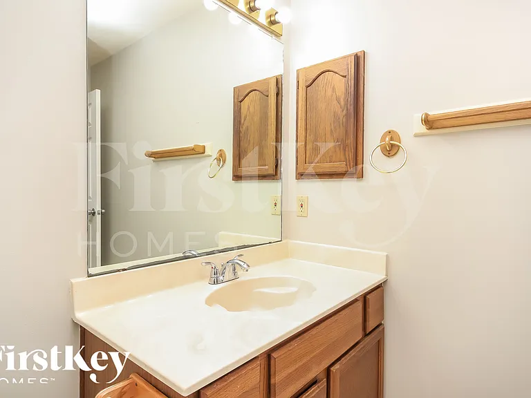 1039 Wentworth Dr — Photo 17