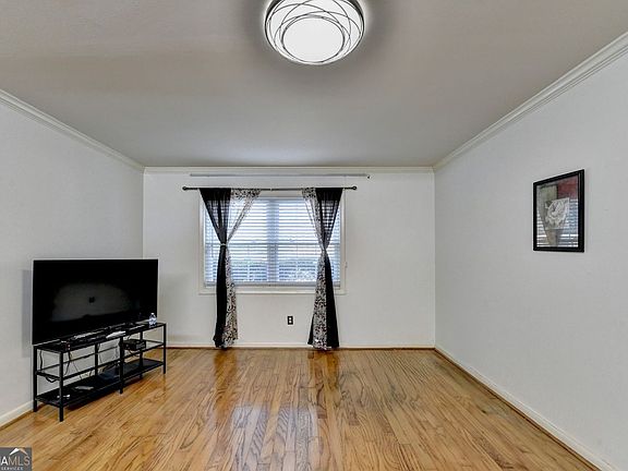 4th image of 793 Jordan Ln #C1
