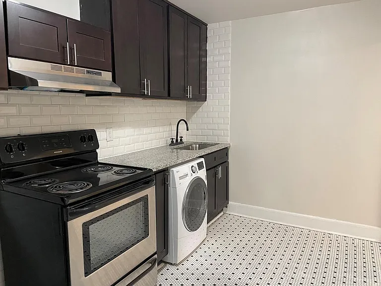 200 E Edenton St #11 — Photo 6