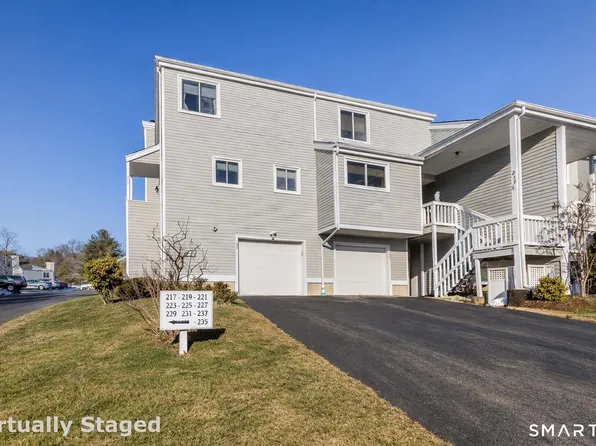 237 Blueberry Lane #237, Branford, CT 06405