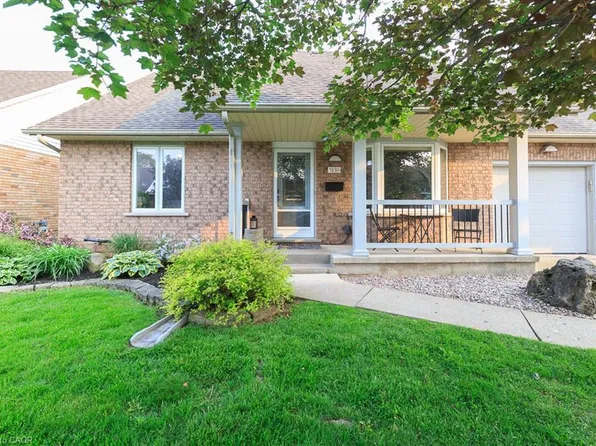 5130 Hawthorn Dr, Lincoln, ON L3J 0J6