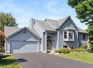 8657 Chanhassen Hills Dr N, Chanhassen, MN 55317