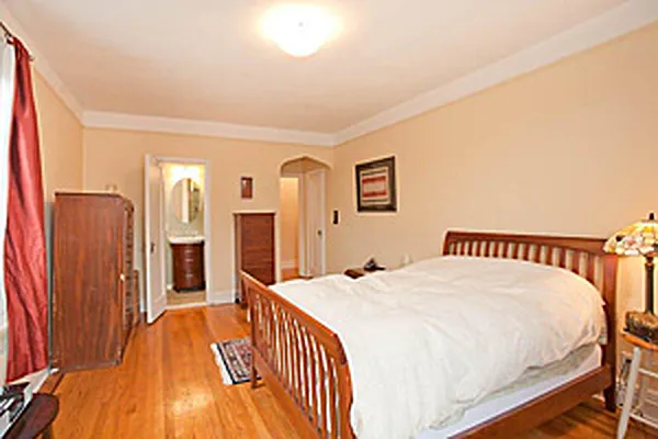 Sold by Warren Lewis Realty | media 22