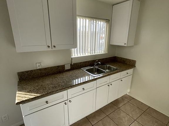3rd image of 8425 Amigo Ave #4