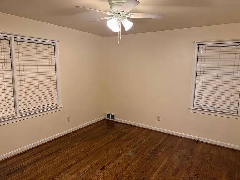 2022 Woodbine Ter NE — Photo 14