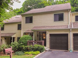 22 Harrimans Keep, Irvington, NY 10533