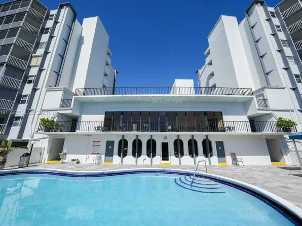 200 Diplomat Pkwy APT 827, Hallandale Beach, FL 33009