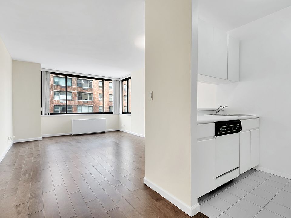1st image of 300 E 62nd St APT 1103