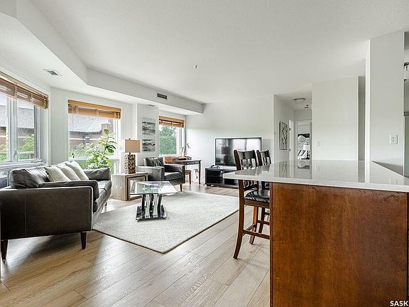 4th image of UNIT 409-902 Spadina CRESCENT E