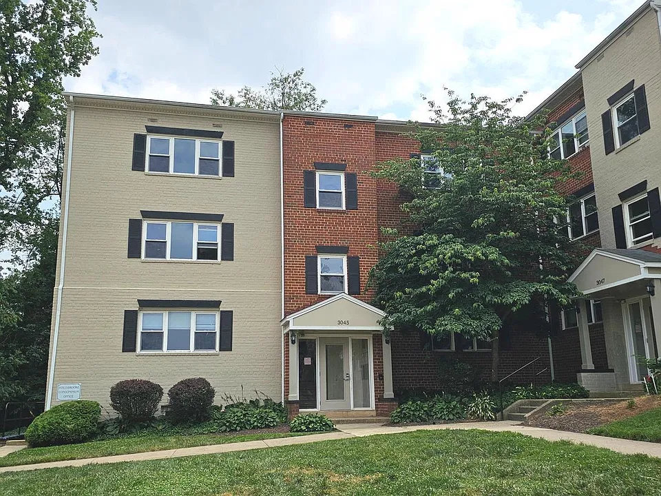 3045 Patrick Henry Dr #301