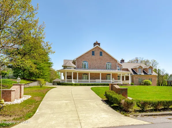 10 Carey Ln, Pittston, PA 18640