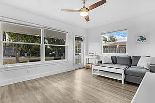 512 NE 12th Ave — Photo 5