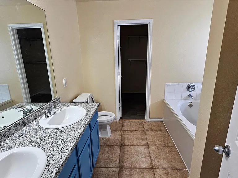 22135 Greengate Dr — Photo 34