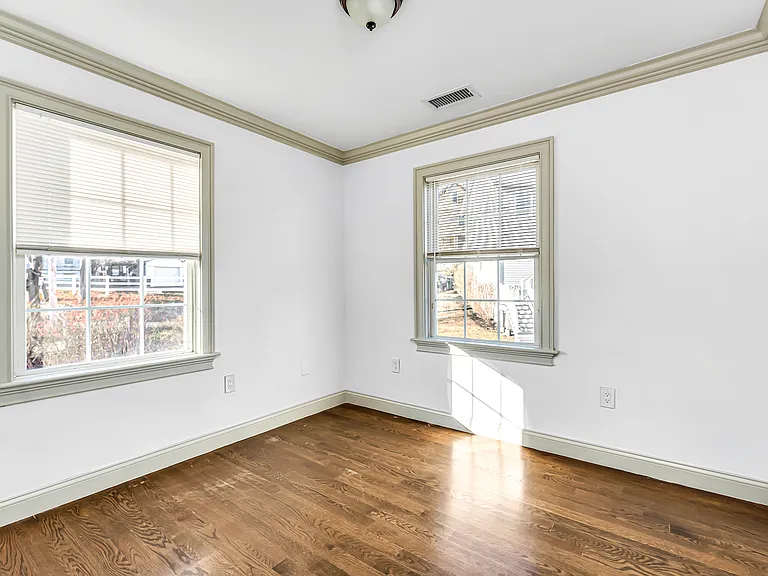2601 Washington St — Photo 15