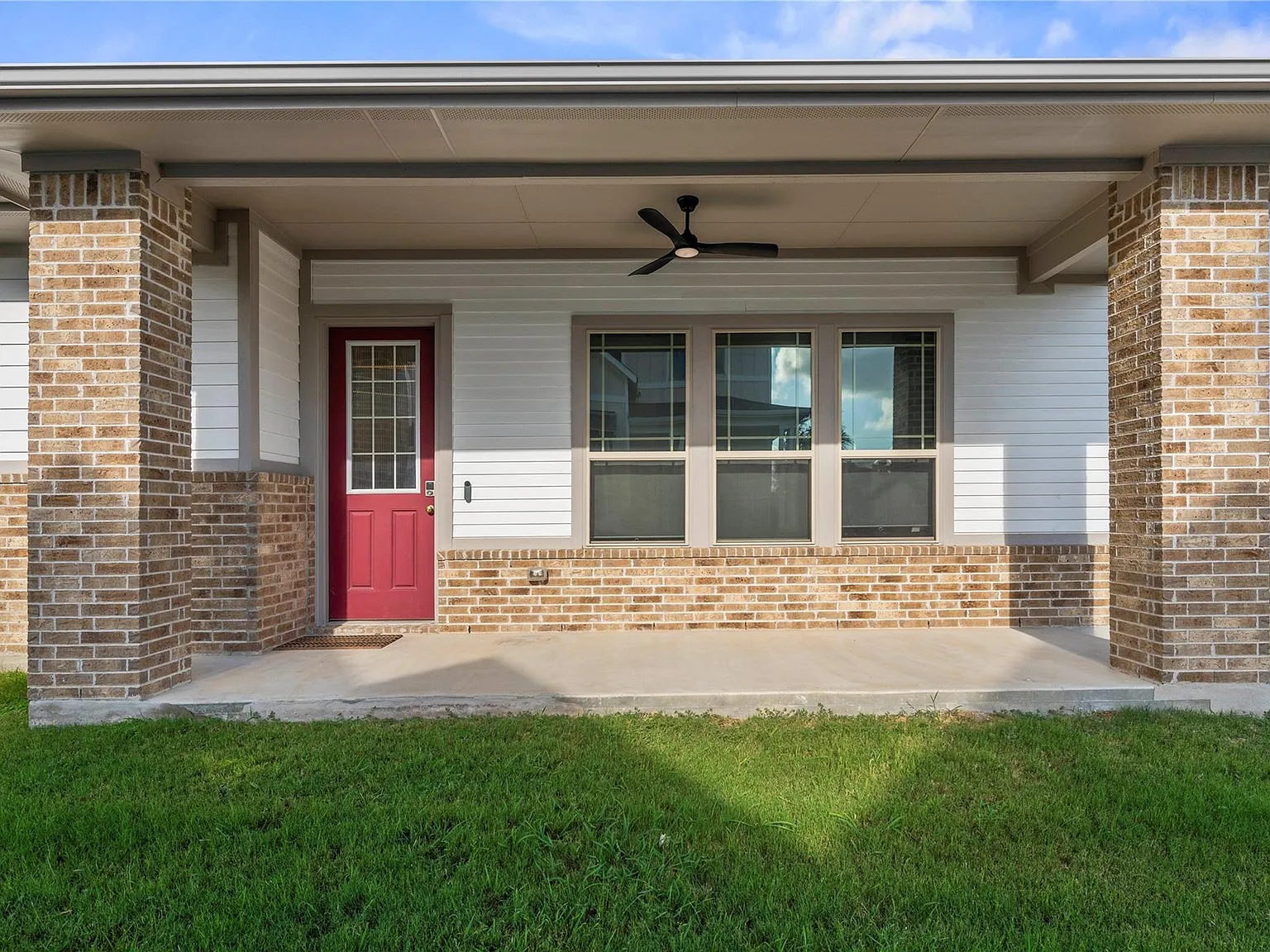 2 bed, 2.0 bath, 1472 sqft, $2,200 — Photo 3