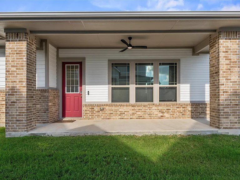 8011 Orizzonte St — Photo 3