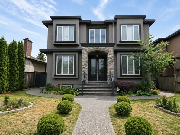 8468 12th Ave, Burnaby, BC V3N 2L6