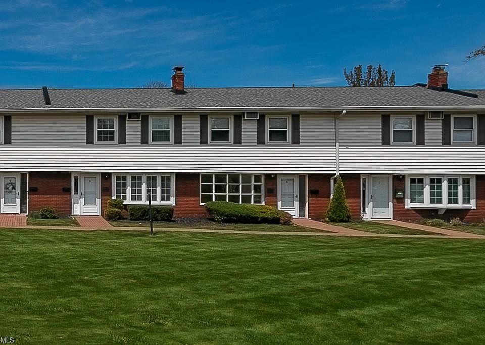 1st image of 11 Meadowlawn Dr Unit 8