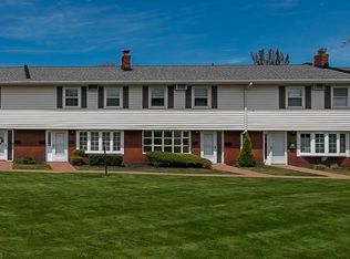 11 Meadowlawn Dr UNIT 8, Mentor, OH 44060