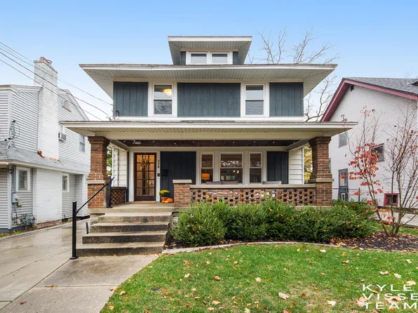 328 Gladstone Dr SE, Grand Rapids, MI 49506