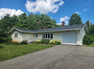 133 Lake View Ter, Rockland, ME 04841