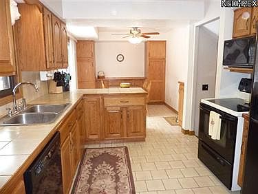 5th image of 13350 Hickory St