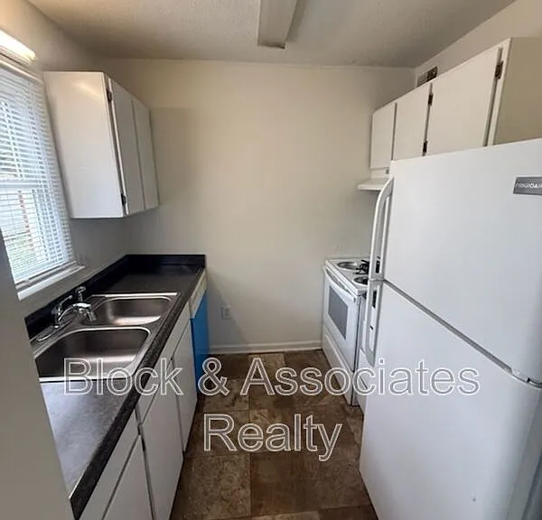 500 N Church St #11 — Photo 2