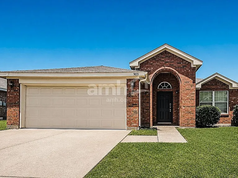 903 Plumeria Dr — Photo 1