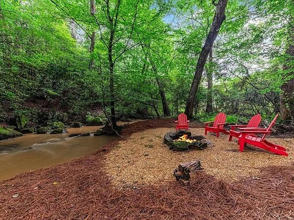 3rd image of 390 Twin Creeks