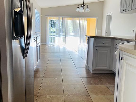 4th image of 11917 Delfina Ln