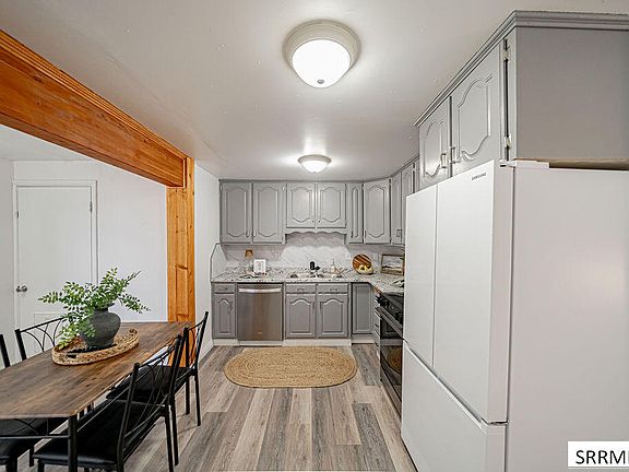 5th image of 957 Meadowbrook Ln